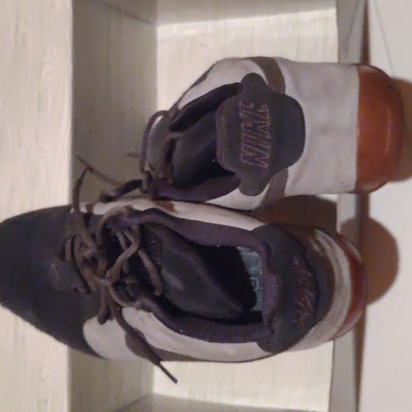 Blue and gray suede Nikes - Picture 3 of 4